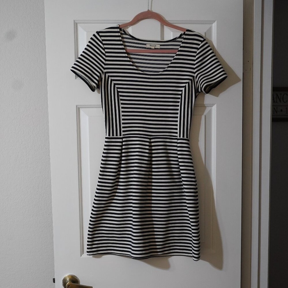 Madewell striped Bistro fit and flare dress.size 6